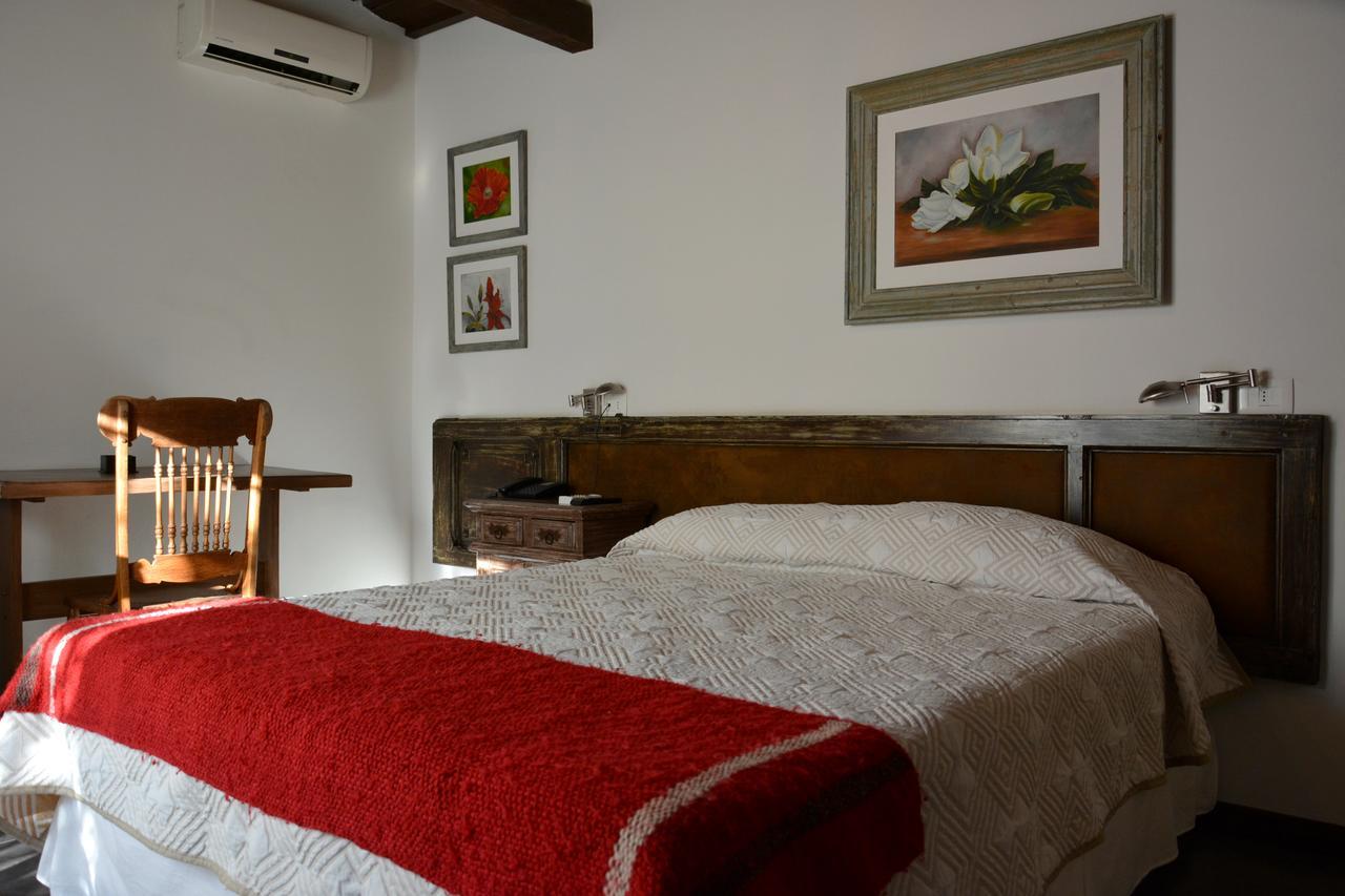 מלו Hotel Posada La Comandancia מראה חיצוני תמונה
